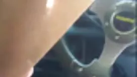 Yksi tytön pillussa  ...