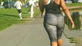 Aasialainen kaveri p ...